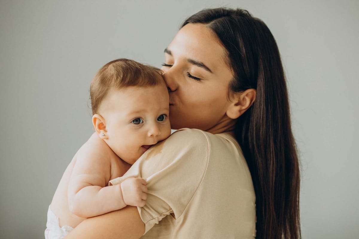 How to Stop Baby Hiccups After Feeding