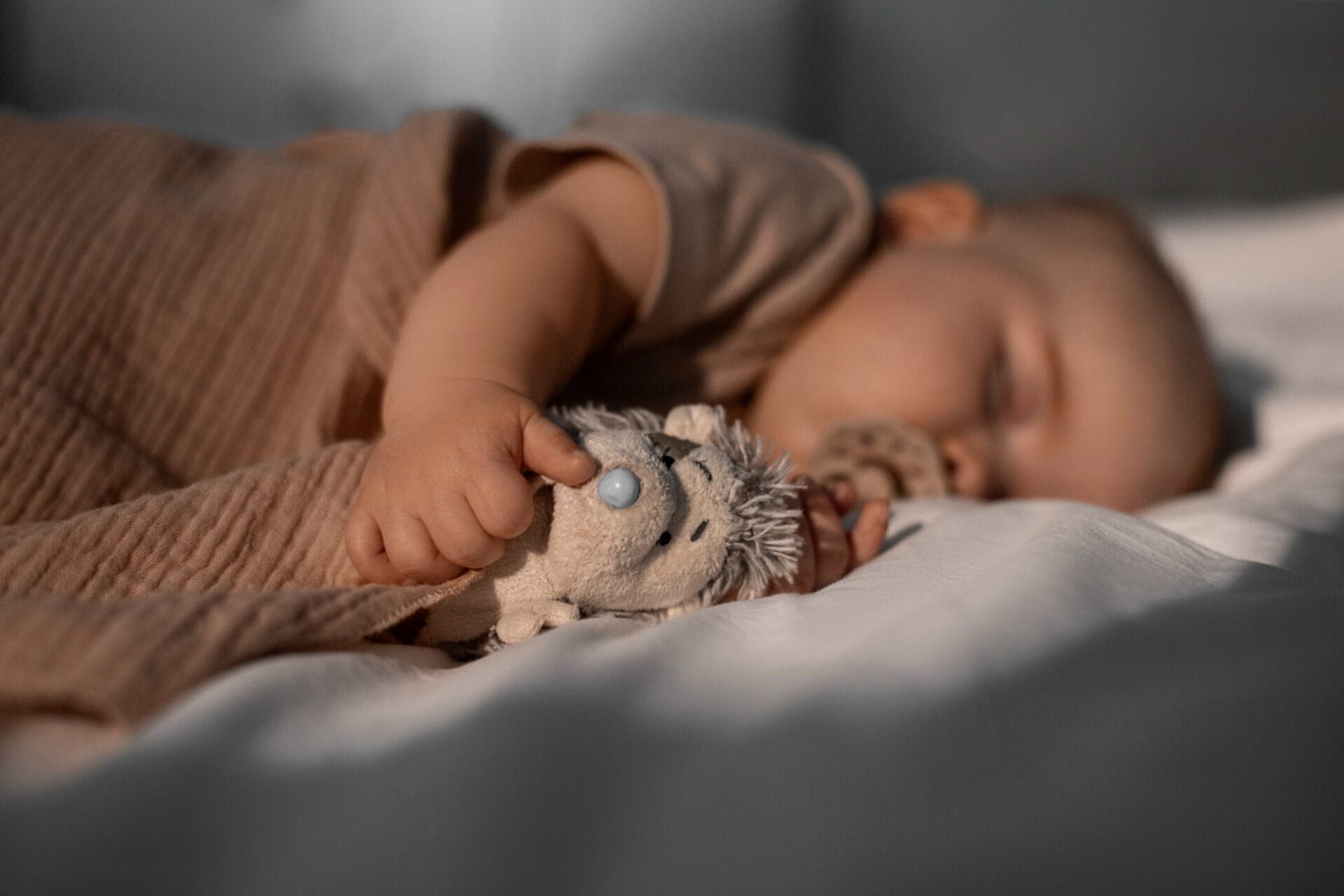 Sleep Training Your Baby: When, How, and Tips
